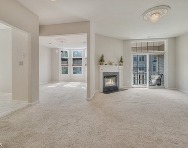 408 Kensington Ln - Photo Thumbnail 17