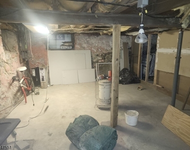 20 Adams St - Photo Thumbnail 5