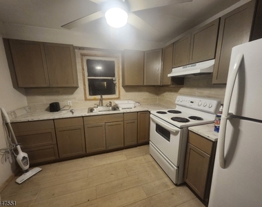 20 Adams St - Photo Thumbnail 6