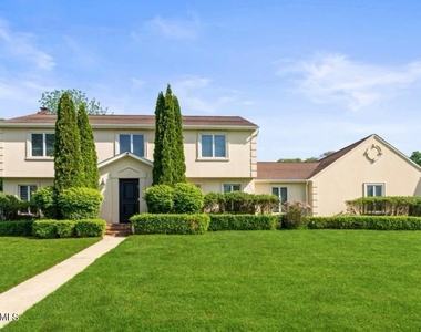 16 Bridle Drive - Photo Thumbnail 19