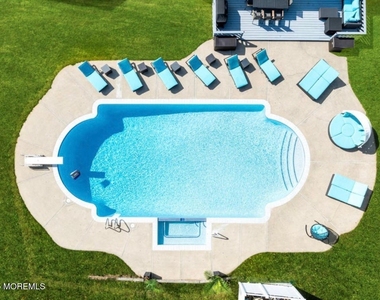 16 Bridle Drive - Photo Thumbnail 44