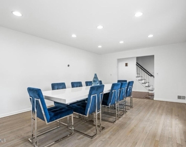 16 Bridle Drive - Photo Thumbnail 20