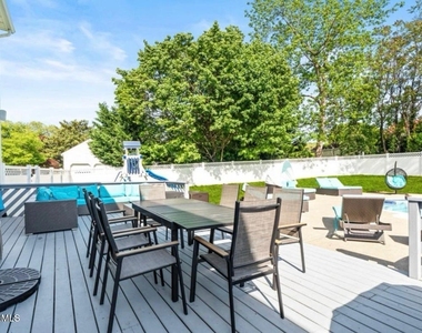 16 Bridle Drive - Photo Thumbnail 42