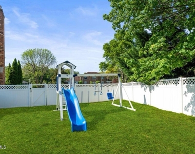 16 Bridle Drive - Photo Thumbnail 49