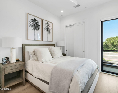 200 Ocean Avenue N - Photo Thumbnail 18