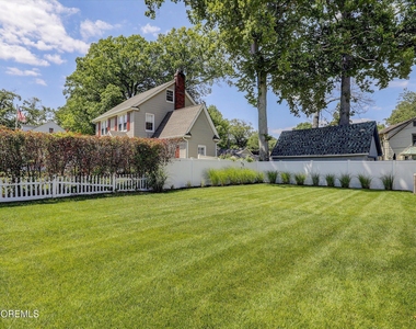 570 N Edgemere Drive - Photo Thumbnail 35