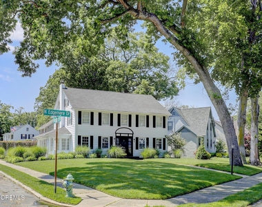 570 N Edgemere Drive - Photo Thumbnail 3