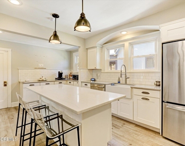 570 N Edgemere Drive - Photo Thumbnail 20