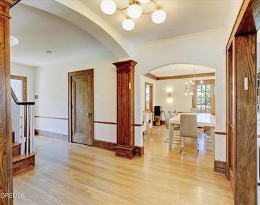 570 N Edgemere Drive - Photo Thumbnail 13
