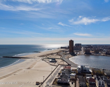 570 N Edgemere Drive - Photo Thumbnail 42