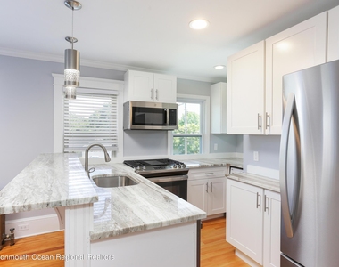 89 Locust Avenue - Photo Thumbnail 2