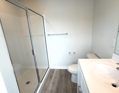 128 Essex Drive - Photo Thumbnail 15
