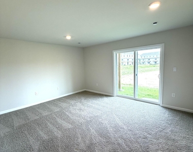 128 Essex Drive - Photo Thumbnail 2