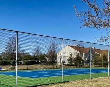62 Dover Court - Photo Thumbnail 20