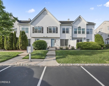 62 Dover Court - Photo Thumbnail 23