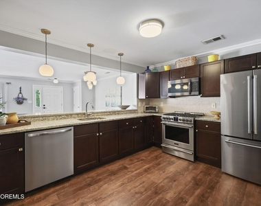 62 Dover Court - Photo Thumbnail 8