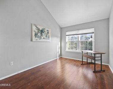 62 Dover Court - Photo Thumbnail 16