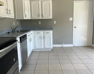 2101 Pennington Drive - Photo Thumbnail 4