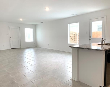 7212 Gray Wolf Lane - Photo Thumbnail 2