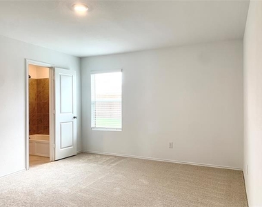 7212 Gray Wolf Lane - Photo Thumbnail 14