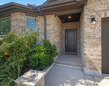 832 Wilmott Terrace - Photo Thumbnail 1