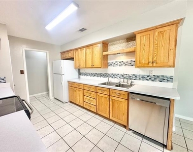 2829 Bailey Lane - Photo Thumbnail 9
