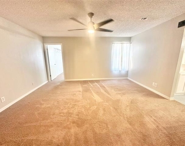 2829 Bailey Lane - Photo Thumbnail 12