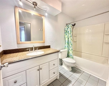 2829 Bailey Lane - Photo Thumbnail 19