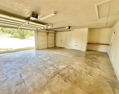 2829 Bailey Lane - Photo Thumbnail 25