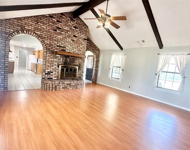 2829 Bailey Lane - Photo Thumbnail 5