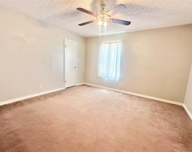 2829 Bailey Lane - Photo Thumbnail 17