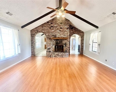 2829 Bailey Lane - Photo Thumbnail 2