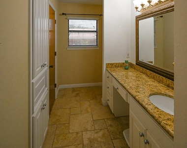 412 Half Moon Way - Photo Thumbnail 14