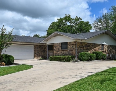 412 Half Moon Way - Photo Thumbnail 1