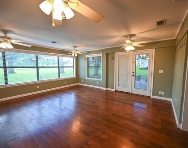 412 Half Moon Way - Photo Thumbnail 10