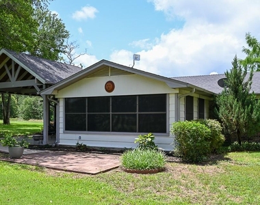 412 Half Moon Way - Photo Thumbnail 4