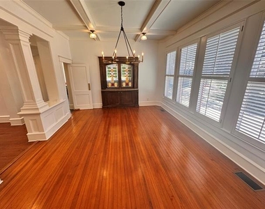 412 E 6th Street - Photo Thumbnail 5