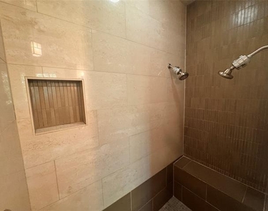 412 E 6th Street - Photo Thumbnail 36