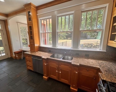412 E 6th Street - Photo Thumbnail 16