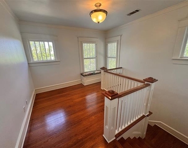 412 E 6th Street - Photo Thumbnail 22