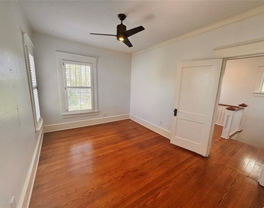 412 E 6th Street - Photo Thumbnail 24