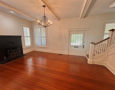 412 E 6th Street - Photo Thumbnail 9
