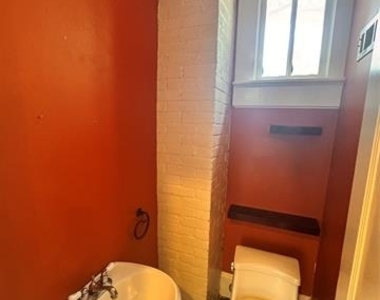 412 E 6th Street - Photo Thumbnail 12