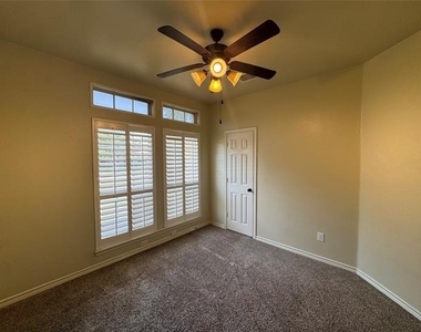3006 Upland Drive - Photo Thumbnail 6