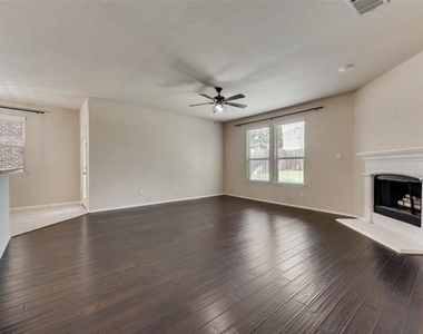 5610 Stockport Drive - Photo Thumbnail 9