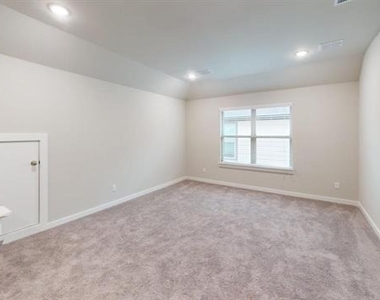 1323 Great Sand Dune Street - Photo Thumbnail 8