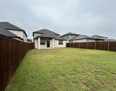 1323 Great Sand Dune Street - Photo Thumbnail 24