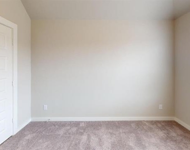 1323 Great Sand Dune Street - Photo Thumbnail 12