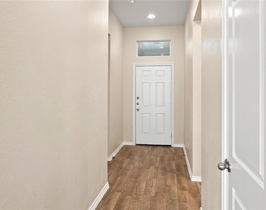1723 Kenmore Road - Photo Thumbnail 2