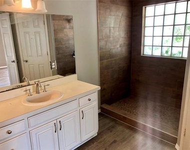 455 Strata Drive - Photo Thumbnail 15
